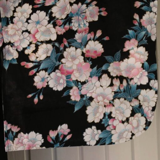 Yukata svart med körsbärsblommor - Bild 2